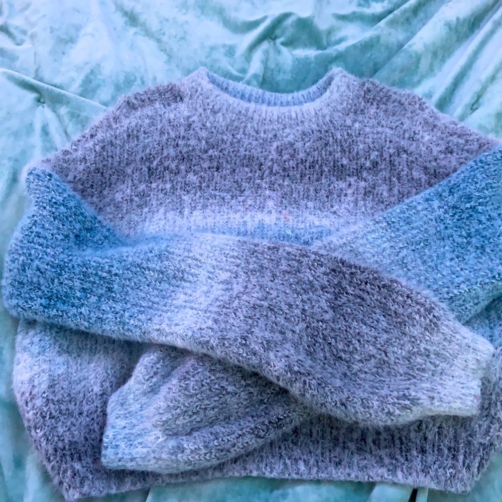 cute stripped sweater!